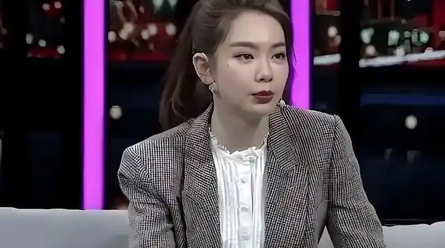 娱乐圈性骚扰争议_为什么最近的明星都扒出黑料,_娱乐圈潜规则爆料